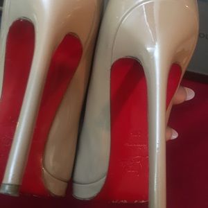 Authentic Christian Luboutins Pigalle Pump 41.5